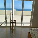 Com Grandes Terracos Em Frente A Appartement Portimão