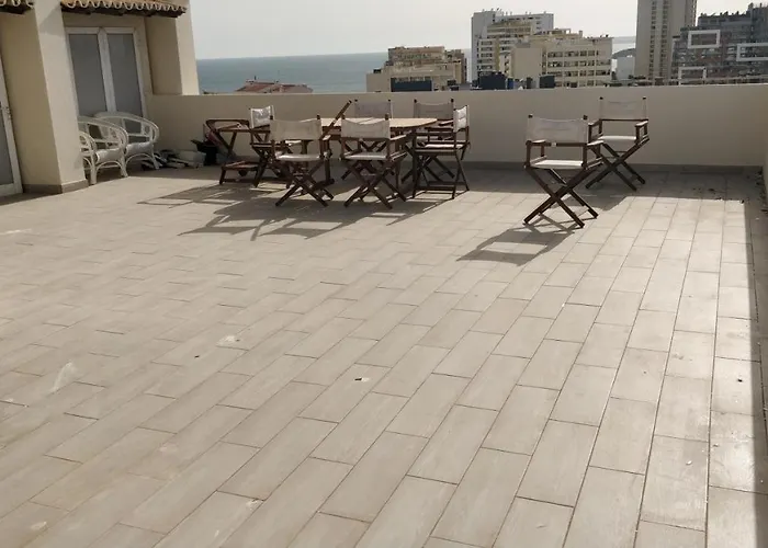 Com Grandes Terracos Em Frente A Διαμέρισμα