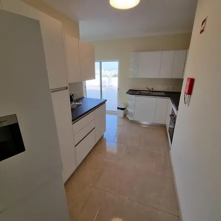 Apartment Com Grandes Terracos Em Frente A Portimao