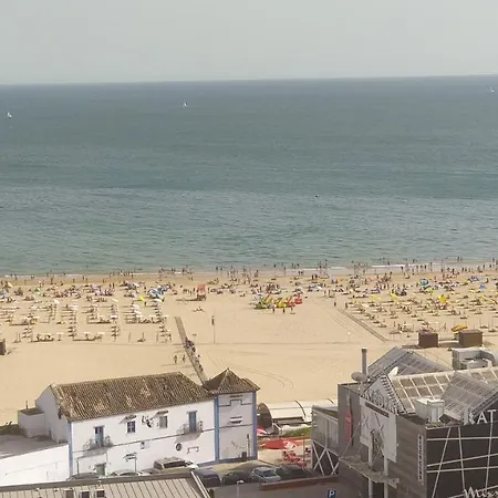 Apartment Com Grandes Terracos Em Frente A *