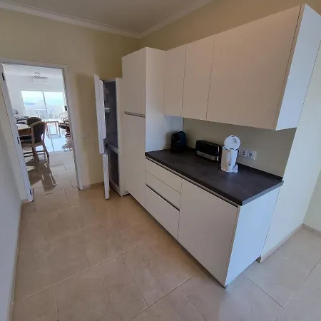 Com Grandes Terracos Em Frente A Apartman Portimão
