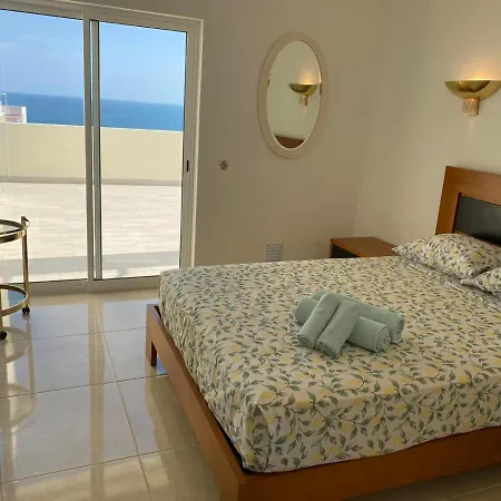 Apartman Com Grandes Terracos Em Frente A Portimão